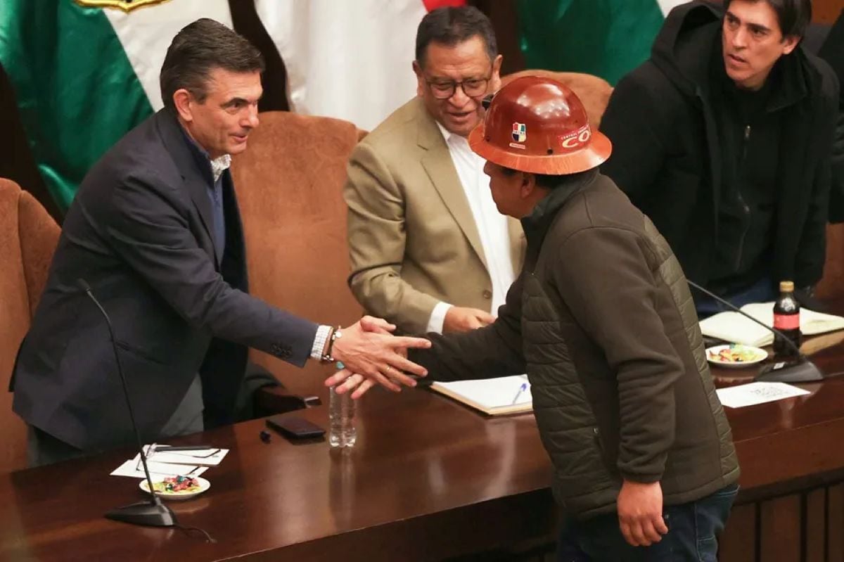 La COB acordó suspender sus medidas de presión tras alcanzar compromisos con el Gobierno de Rodrigo Paz. Foto: EFE.