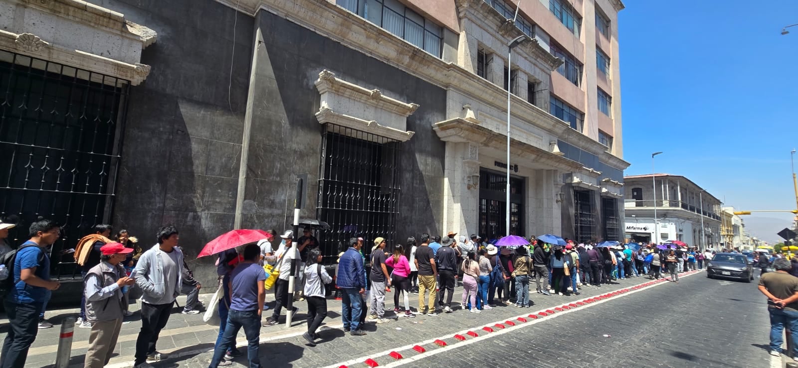 El objetivo de la medida es agilizar el recojo de documentos ya emitidos, debido a que actualmente hay más de 584 mil DNIs que aún no han sido recogidos. (Foto: Omar Cruz/@photo.gec)