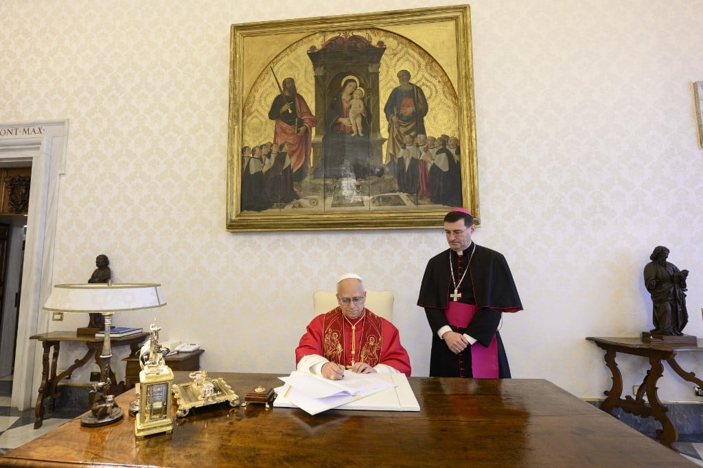 Matemático de formación, el papa León XIV también advirtió específicamente en el documento sobre los peligros del uso de la computación en la guerra y de perder de vista las consideraciones morales, al señalar que “ningún algoritmo puede hacer moralmente aceptable una guerra”. (Foto: Handout / VATICAN MEDIA / AFP)