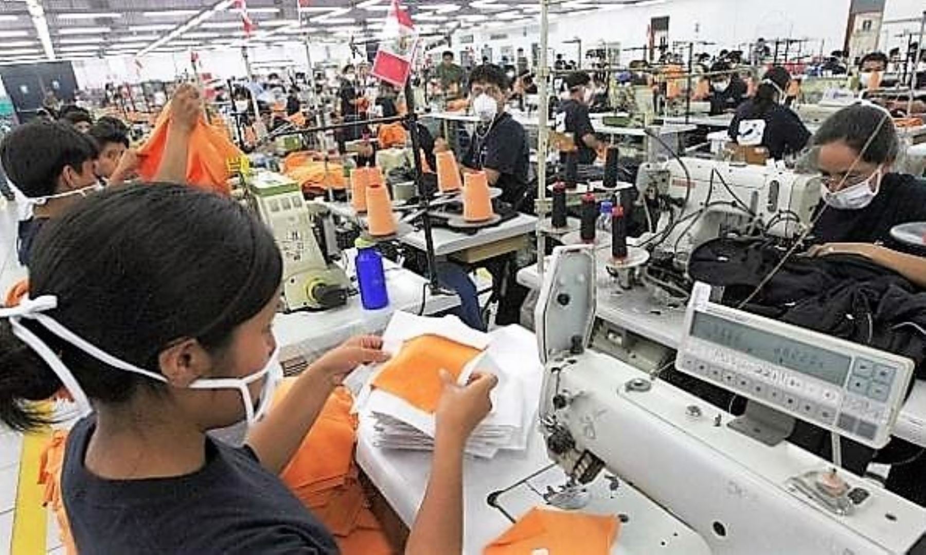 La legislación peruana establece distintos escenarios que dependen, principalmente, de si el trabajador recibe o no un descanso sustitutorio. (FOTO: Andina)
