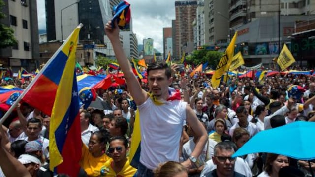 Diálogo para resolver crisis venezolana hace aguas y puede romperse el 6 de diciembre