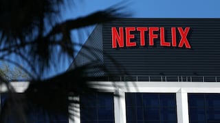 Netflix baraja una oferta de compra en efectivo de Warner Bros., según medios