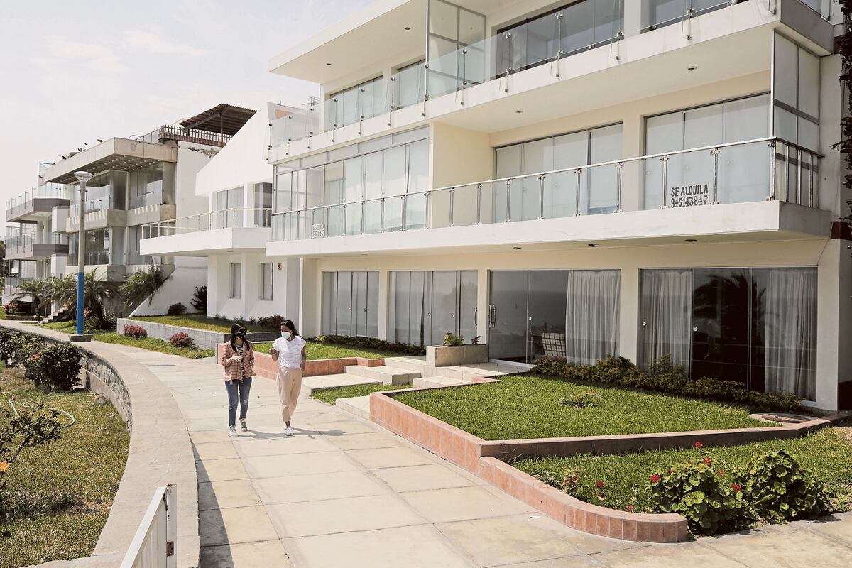 Recorrido por las playas del Sur para ver la cantidad de inmuebles en alquiler y venta frente al mar.