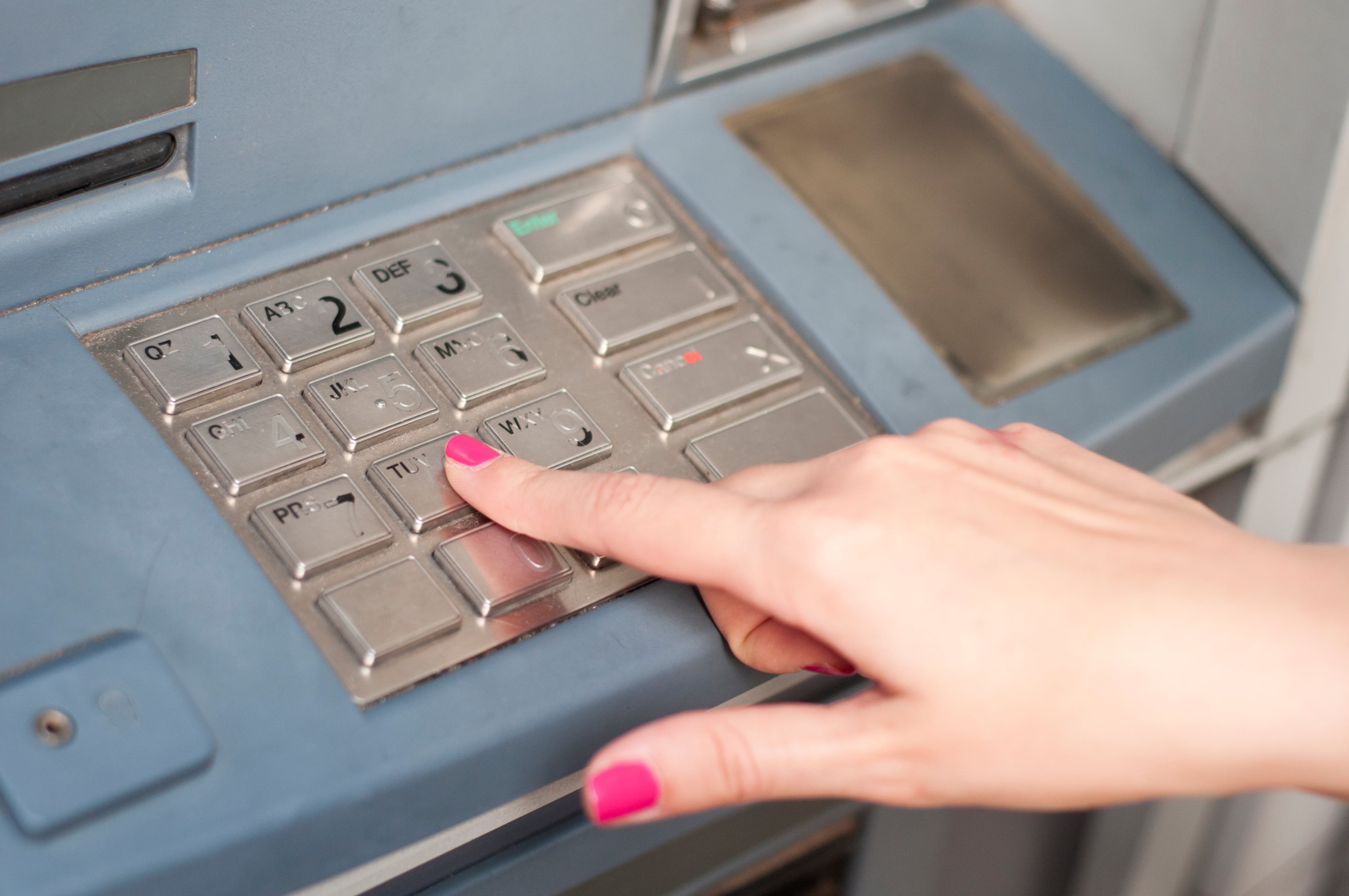 Estos nuevos límites aplican a quienes usan cajeros de criptomonedas (Foto: Magnific)