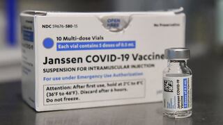 Vacuna de Johnson & Johnson aumenta riesgo de rara enfermedad del sistema nervioso, señala la FDA 