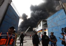 Incendio en Ate: más de 15 unidades de bomberos atienden siniestro en almacén