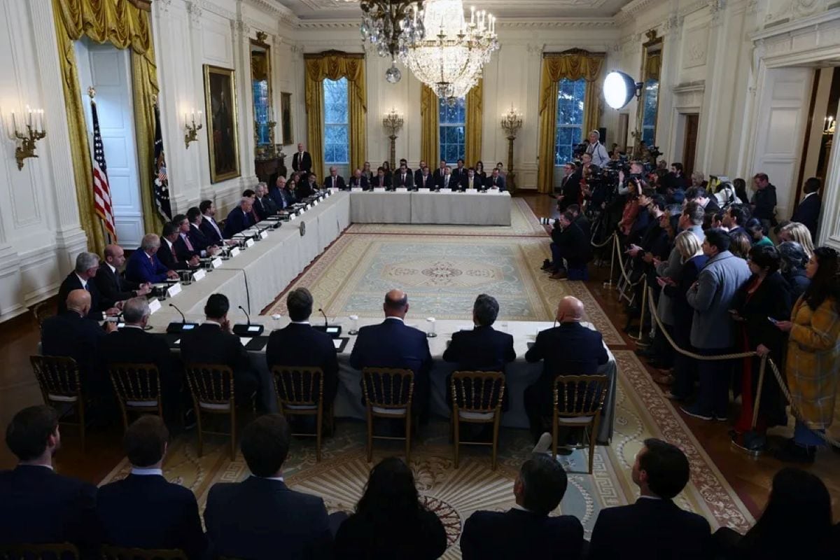 El CEO de Repsol, Josu Jon Imaz, participó en una reunión en la Casa Blanca con el presidente de EE.UU., Donald Trump, y directivos de grandes petroleras para analizar el futuro energético de Venezuela. Foto: EFE/EPA/ Jim Lo Scalzo