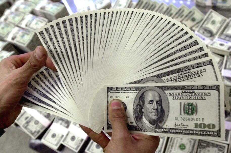 Muchas personas en Estados Unidos esperan con ansias recibir su cheque correspondiente al Seguro Social (Foto: AFP)