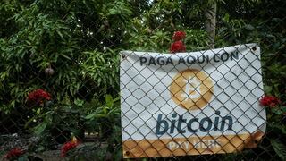 Bitcóin, pasaporte de El Salvador a riqueza riesgosa