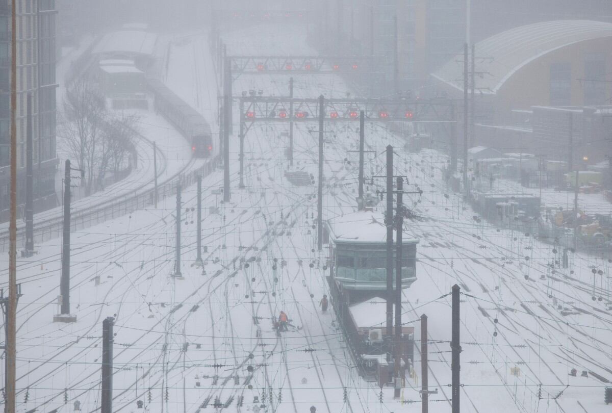 Vista de Union Station cubierta de nieve en Washington, DC, el 25 de enero de 2026, en plena tormenta invernal que azota el noreste de EE.UU. | Crédito: Amid FARAHI / AFP