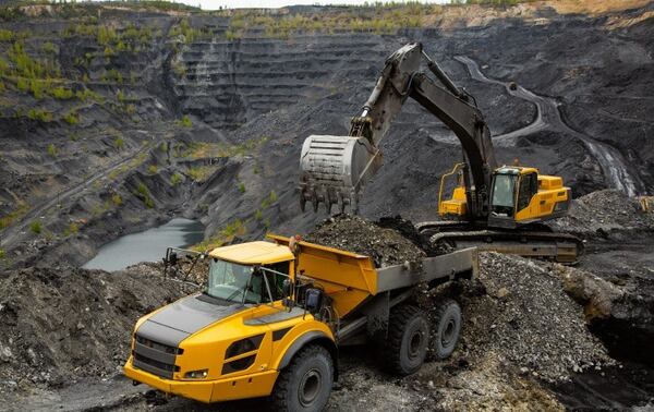 Gerente general del IIMP señaló los avances de la minería en el presente año, así como ciertas perspectivas y retos pendientes para el 2025. Foto: Difusión /IIIMP.