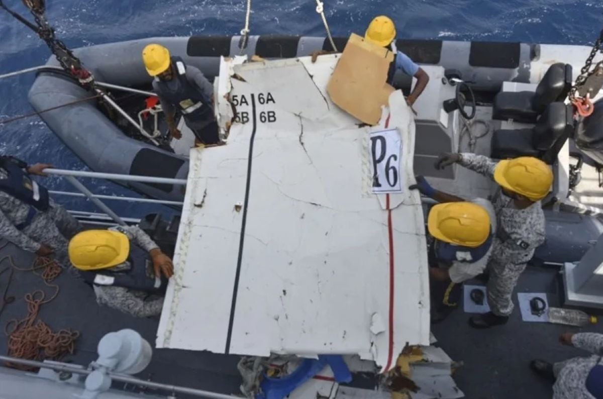Tras 12 horas de operaciones de búsqueda y rescate en alta mar, se han localizado los restos del Boeing 737 de carga de K2 Airways, informaron las autoridades. Foto: EFE.