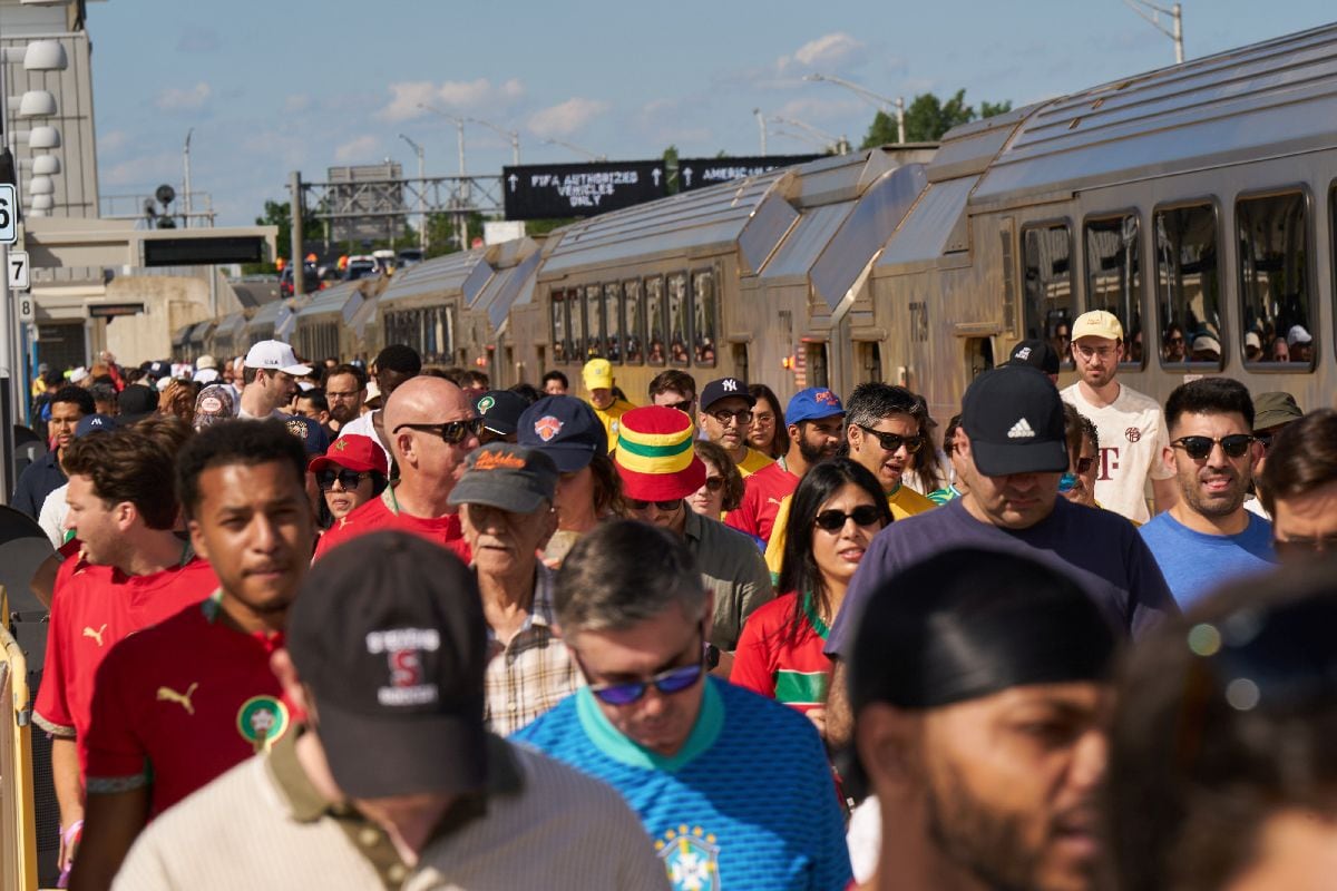 Los aficionados llegan al partido de la Copa Mundial de la FIFA 2026 entre Brasil y Marruecos en el MetLife Stadium de Nueva Jersey el 13 de junio.