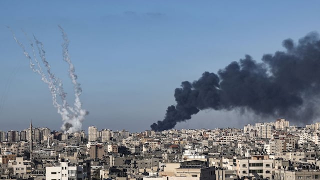 ¿Qué buscan Israel y Hamás con su escalada militar?
