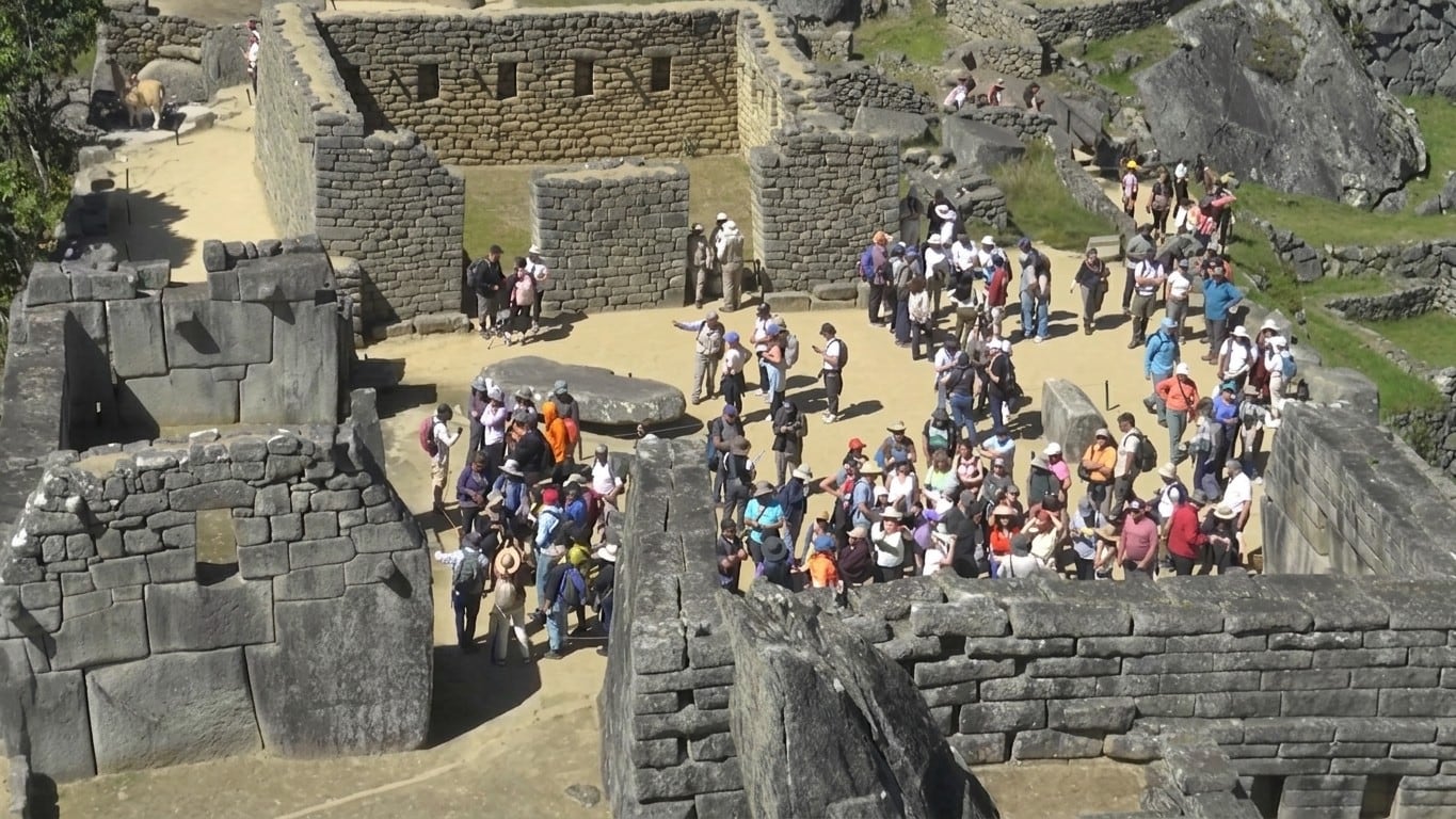 Machu Picchu registró sobrecarga de más de 91,000 personas en 2024 y 2025. Foto: Contraloría