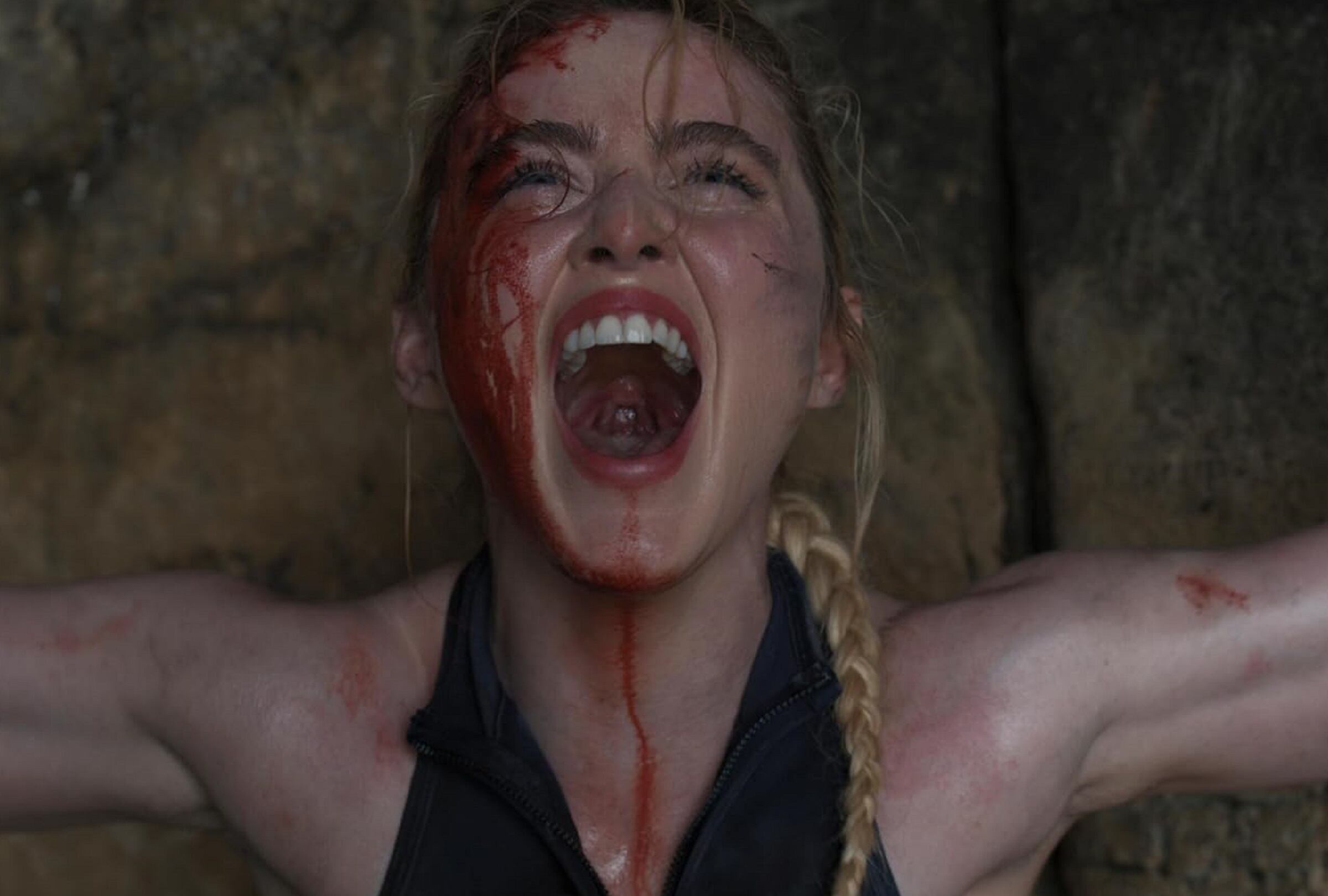Kathryn Newton asume el rol de Sara, quien lucha por sobrevivir, en la película de de suspense y terror "La boca del diablo" (Foto: Amazon Prime Video)