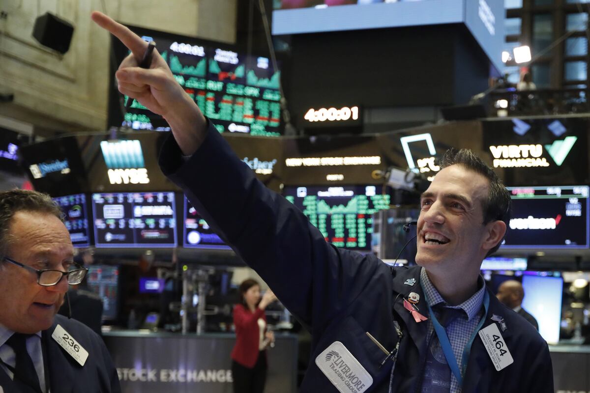 Forman parte del índice S&P 500 reconocidas compañías como Apple, Microsoft, Amazon, Tesla, Johnson & Johnson, Exxon Mobil, entre otras (Foto: AP)