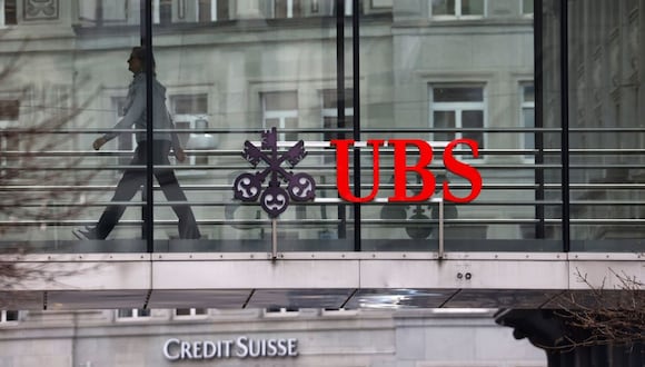 UBS subrayó que hereda todos los derechos, obligaciones y títulos de deuda de Credit Suisse. Foto: Stefan Wermuth/Bloomberg
