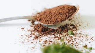 ¿Qué productos de canela tienen una alta concentración de plomo?