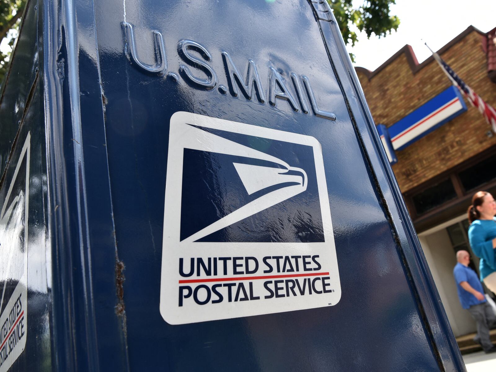 USPS planea un incremento de algunos servicios desde enero de 2024 por las constantes pérdidas que han registrado en los últimos años (Foto: AFP)