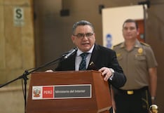 Ministro Santiváñez habría pedido a un capitán PNP que lo contacte con un detenido para ofrecerle un abogado