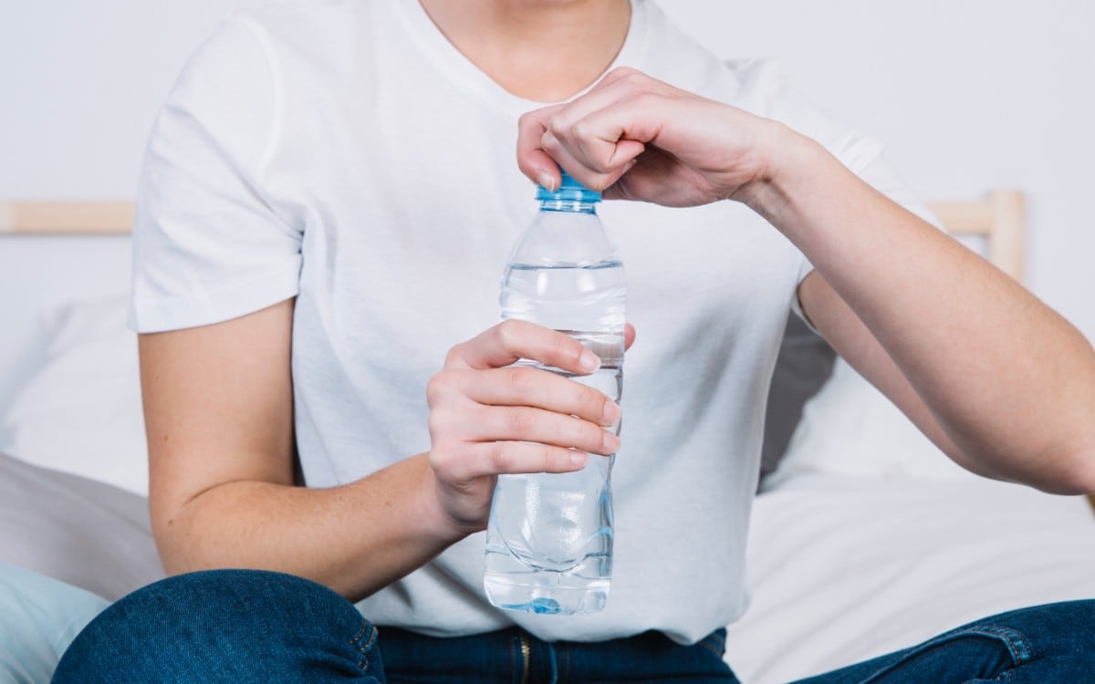 Más de 650.000 botellas de agua están siendo retiradas del mercado en Estados Unidos. (Foto referencial: Freepik)