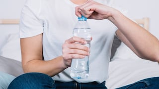 Alerta sanitaria en EE. UU.: retiran 650,000 botellas de agua por "condiciones insalubres"