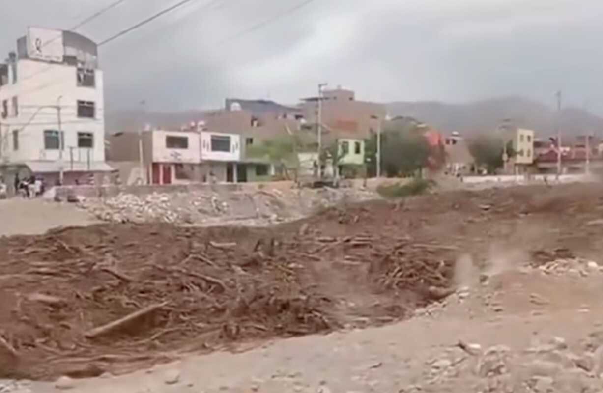 Se registró un huaico en Nasca por la crecida del río Tierras Blancas. Foto: Tvi Noticias