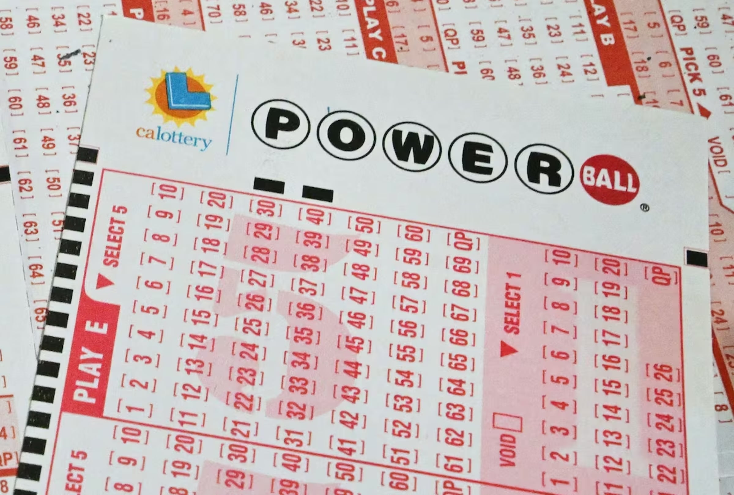 MIAMI, FLORIDA (ESTADOS UNIDOS), 20/12/2025,- ¿Quién ganó el Powerball del sábado 20 de diciembre? Resultados y números ganadores en vivo y en directo desde Florida. FOTO DE FREDERCI J. BROWN PARA AFP