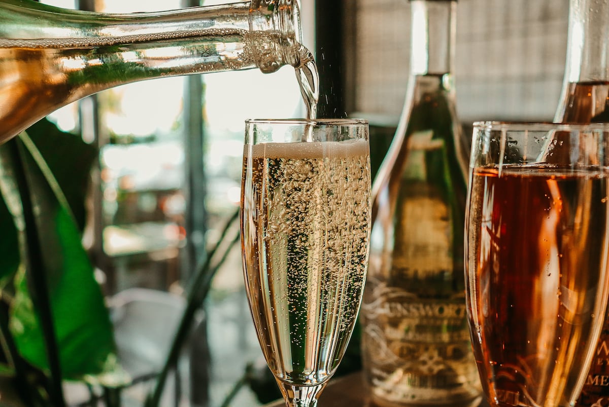 El vino espumante tendrá un buen espacio para crecer en Sudamérica, comentó Christian Sotomayor, director de exportaciones e importaciones de Valdivieso, a Just Drinks. (Foto: Aleisha Kalina en Unsplash)