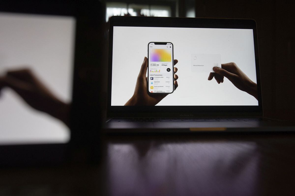 JPMorgan Chase & Co. es uno de muchos emisores de tarjetas que han considerado hacerse cargo de una cartera de tarjetas de crédito de Apple. Foto: Daniel Acker/Bloomberg