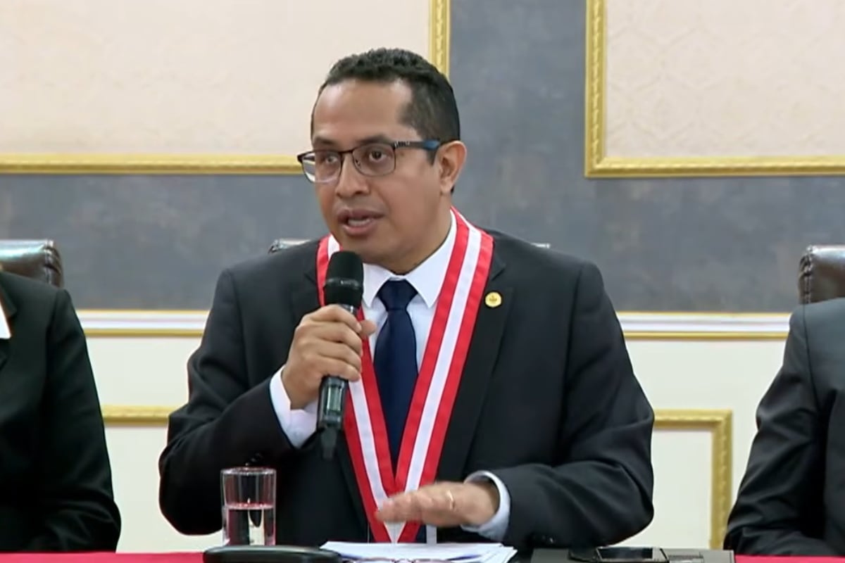 El titular del JNE, Roberto Burneo, anunció la conformación del Comité Académico de Expertos y Apoyo Electoral para apoyar en verificar, evaluar y fortalecer el proceso en la segunda vuelta. (Foto: Captura de YT/Jurado Nacional de Elecciones)