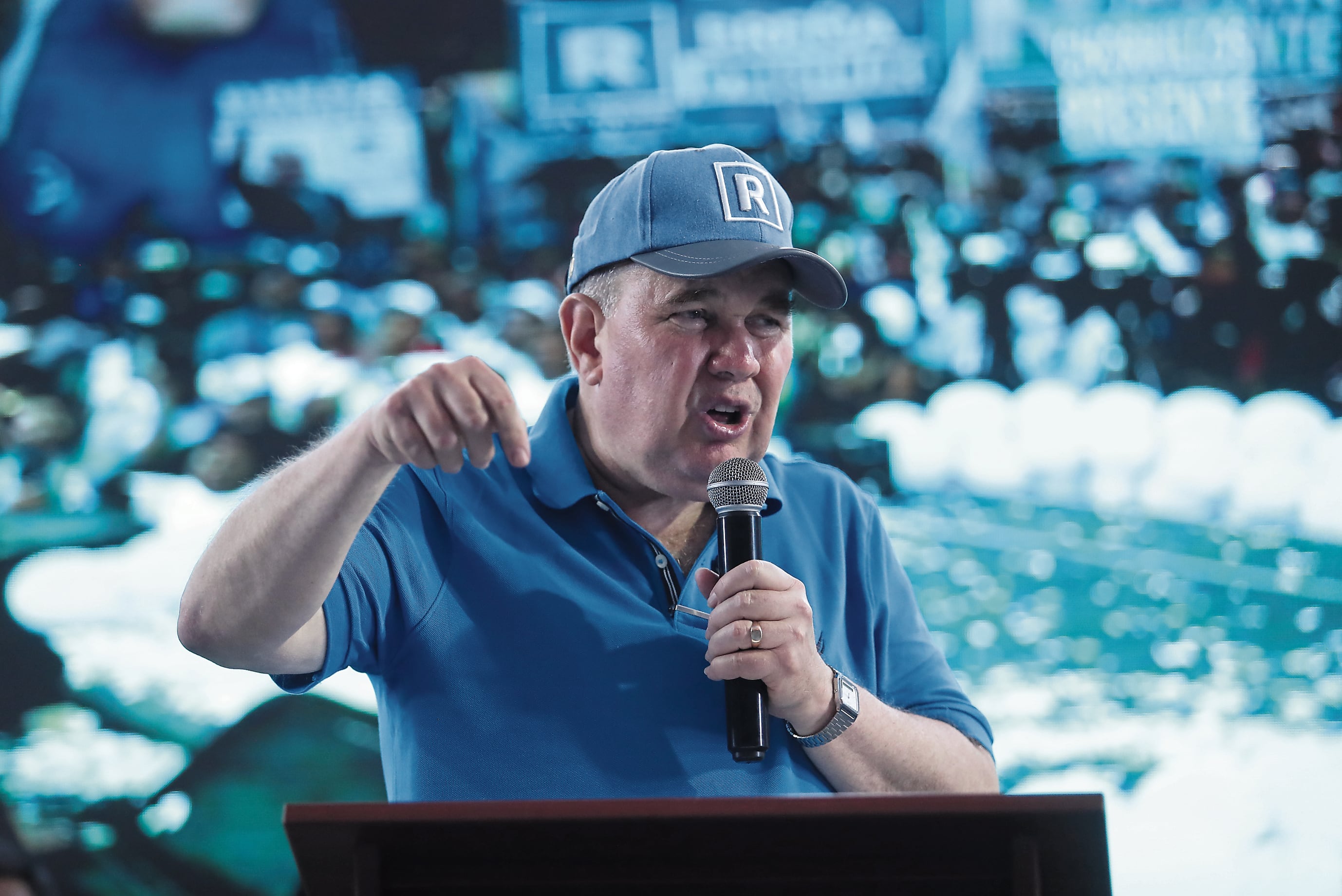 Rafael López Aliaga indicó que su organización respaldará solo facultades urgentes ante El Niño, seguridad y reducción del Estado. Foto: Jesús Saucedo @photo.gec