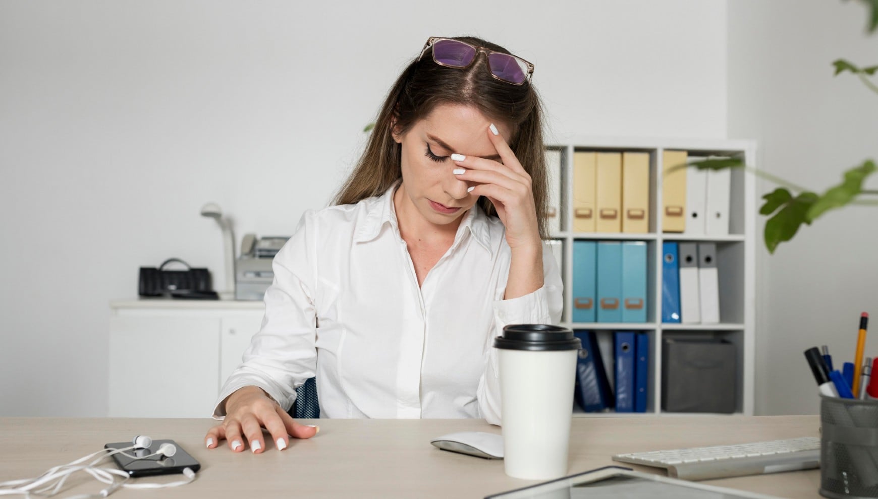 Si has tenido un día difícil en el trabajo, aquí encontrarás las mejores frases de motivación para seguir adelante con ánimo. | Crédito: Freepik