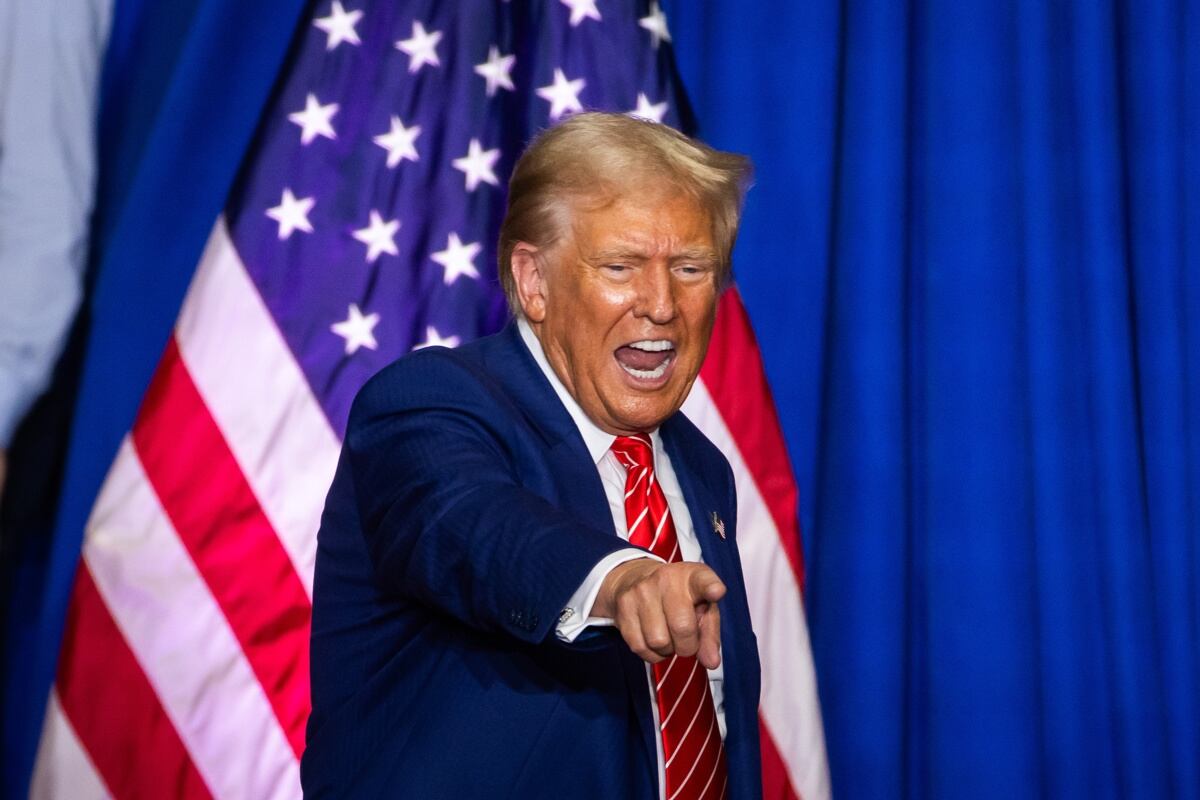 El expresidente estadounidense y candidato presidencial republicano, Donald Trump, habla en un mitin de campaña en Johnstown, Pensilvania, EE. UU., el 30 de agosto de 2024. (Foto de EFE/EPA/JIM LO SCALZO)