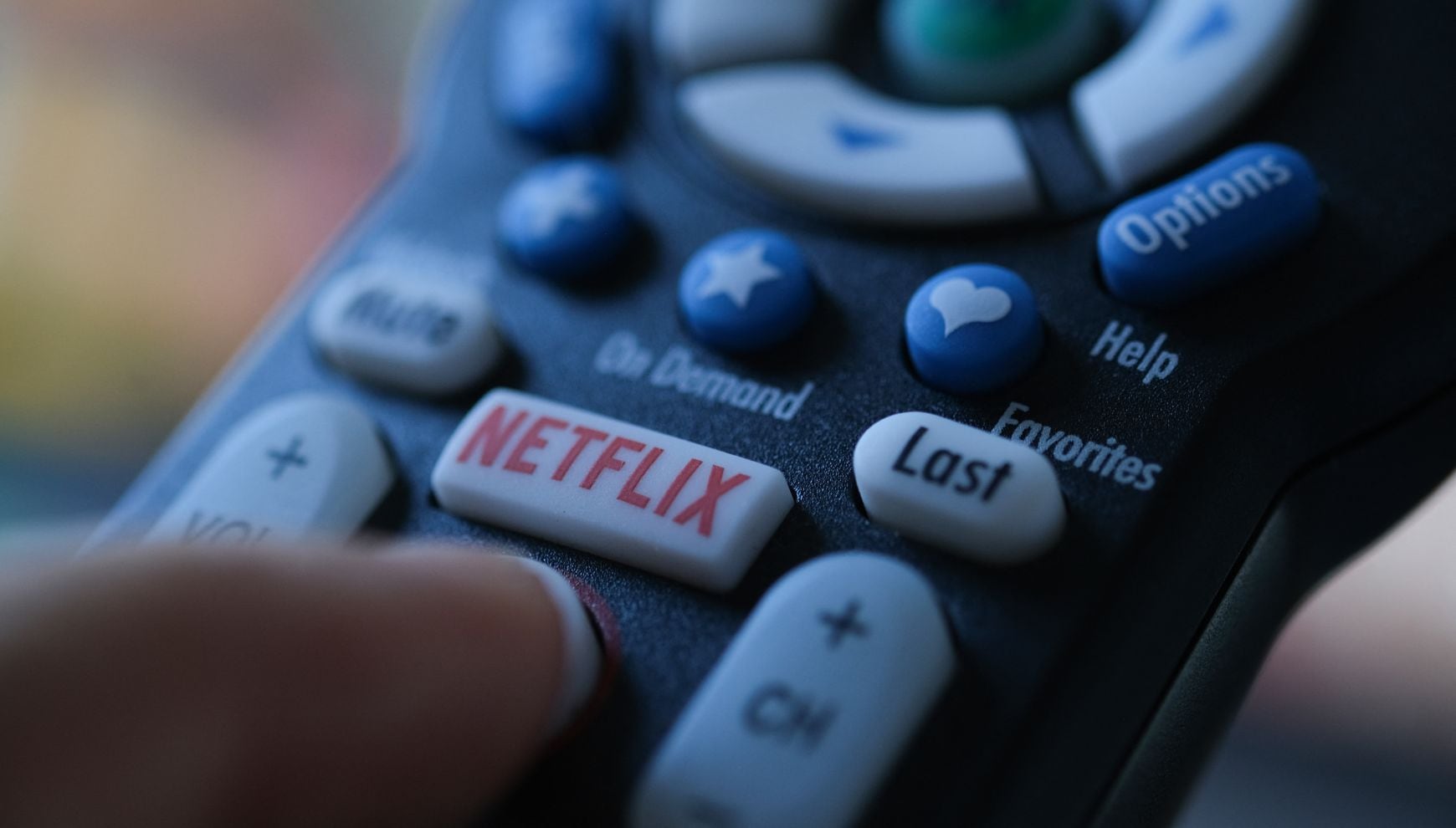 Se ve el logotipo de Netflix en el control remoto de un televisor en Los Ángeles (Foto: Chris Delmas / AFP)