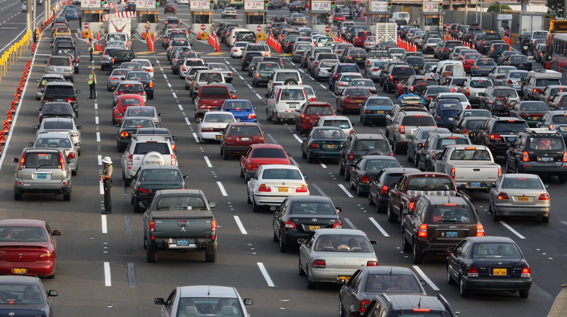 Venta de vehículos nuevos registró un récord mensual de 23,512 unidades en febrero del 2026. | Foto: Andina