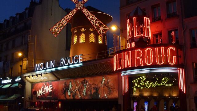 Dormir en el interior del Moulin Rouge por solo un euro