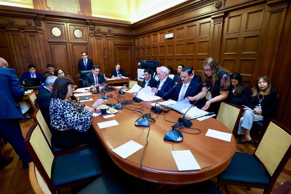 Mociones para conformar comisiones especiales e invitar al canciller pasan a la agenda del Pleno del Senado. Foto: Congreso.