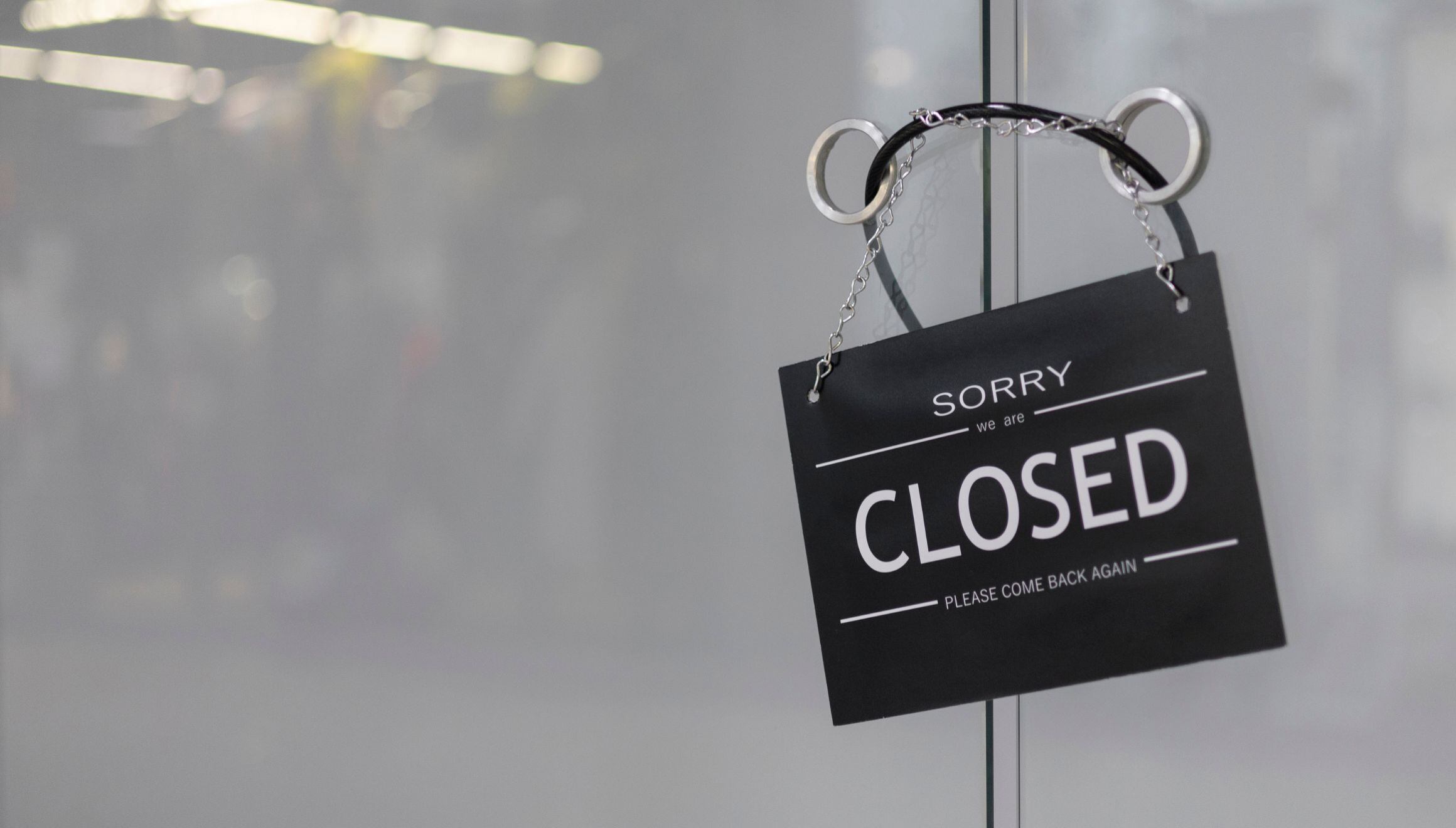 Algunos negocios se han visto en la obligación de cerrar sucursales o declararse en bancarrota a lo largo de 2024 (Foto: Freepik)