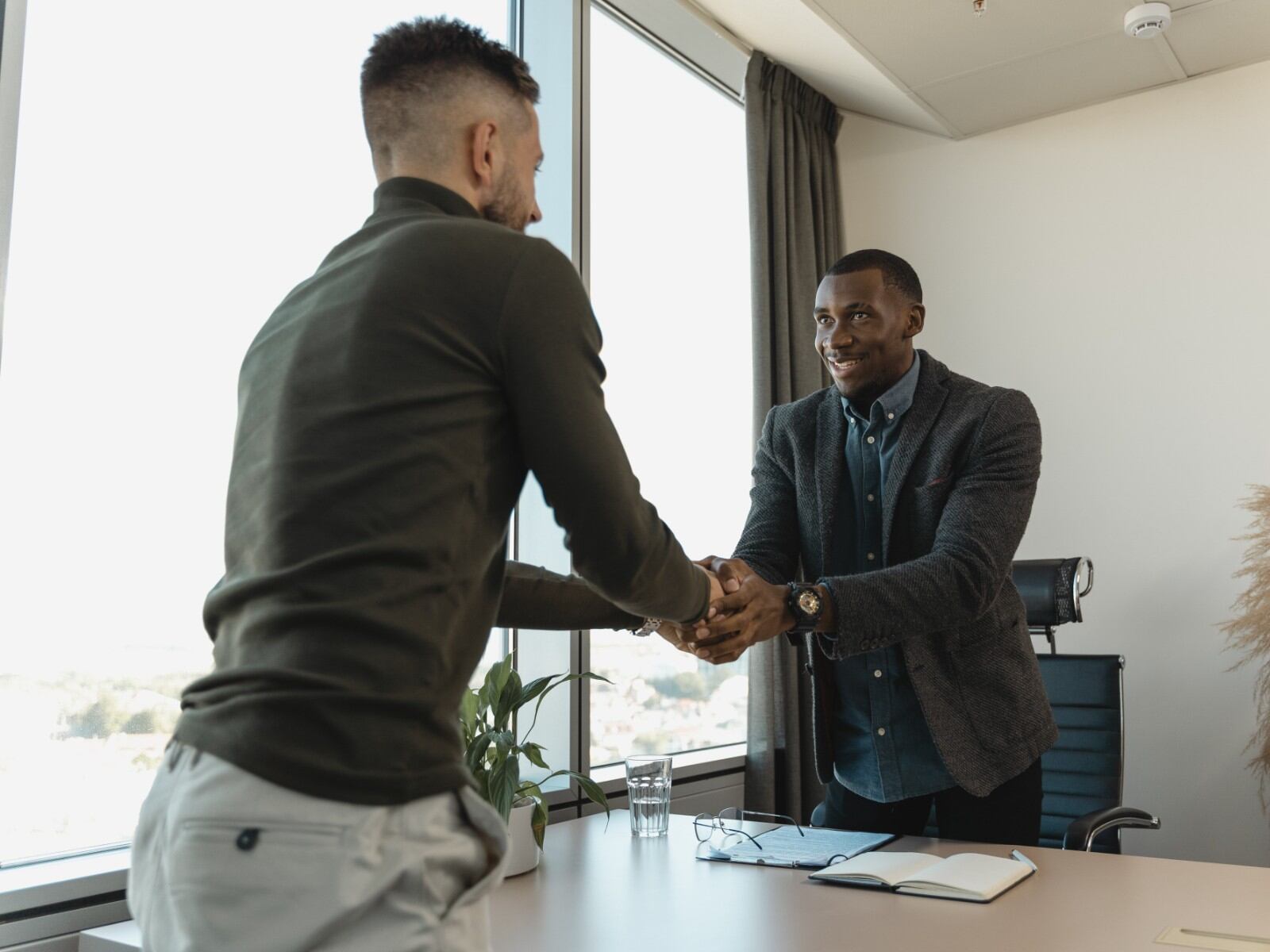 Frases, Día Internacional del Jefe: palabras para felicitar a un buen líder este 16 de octubre. (Foto: Pexels)