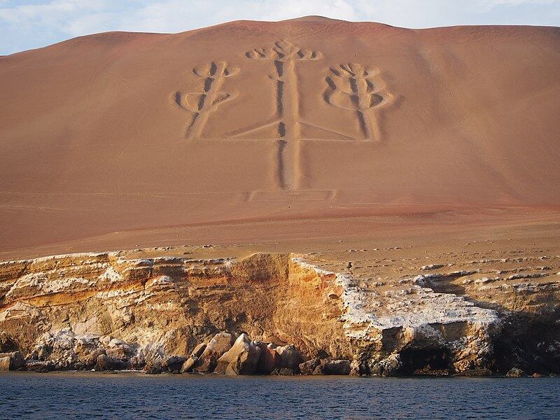 Candelabro de Paracas sufrió daños ocasionado por desconocido. (Foto: Wikipedia).