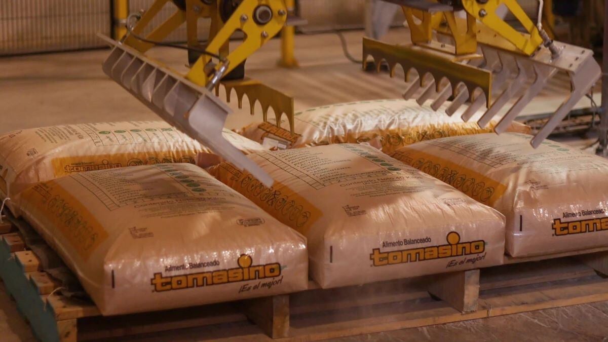 Alimentos Procesados S.A. (Alprosa), de Corporación Cervesur, es conocida por sus marcas Bosko, de comida para mascotas, y Tomasino, de alimento para ganado bovino, aves, cerdos, entre otras especies. (Foto: difusión).