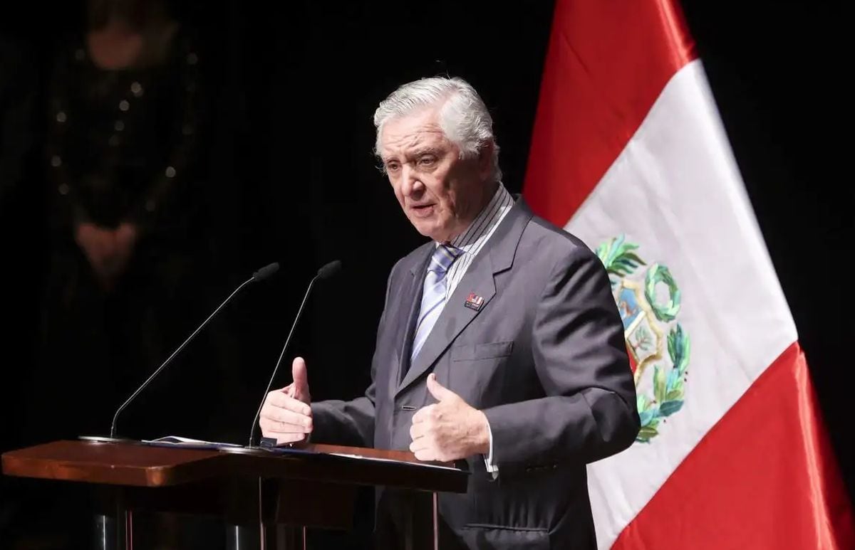 El canciller Carlos Pareja resaltó que la salida de embajadores "es un acto presupuestal y administrativo", como antesala al cambio de Gobierno. Foto: Andina