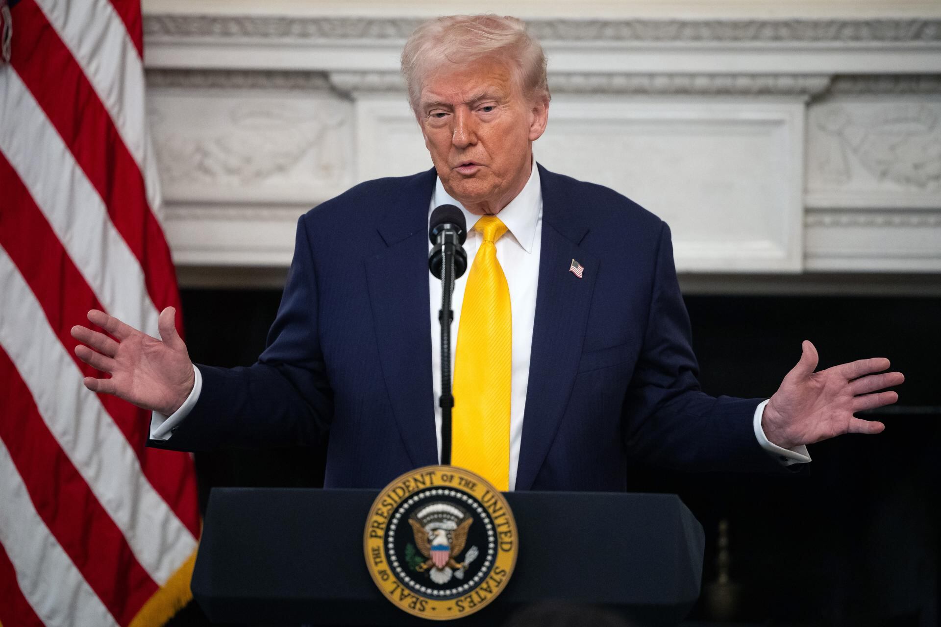 Trump threatens tariffs on governments that impose digital rates on US companies. Trump threatens tariffs on governments that impose digital rates on US companies.