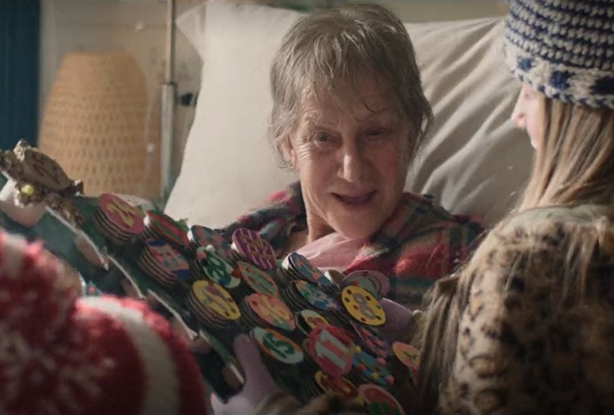 En "Adiós, June", Helen Mirren interpreta a June (Foto: Working Title Films / Netflix)