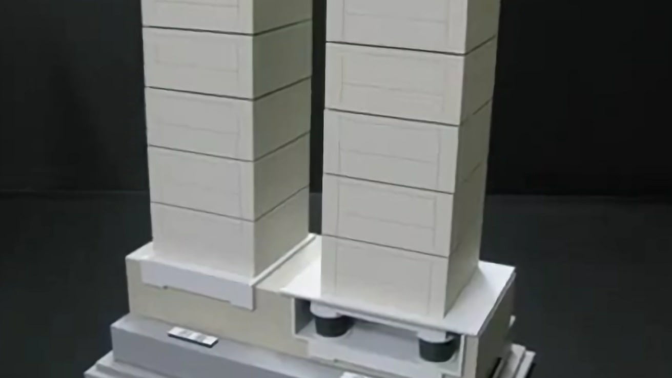 Maqueta muestra el uso de los aisladores sísmicos en un edificio.