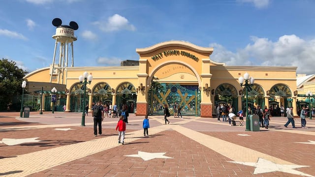 Disney anuncia aumentos en las tarifas de sus parques en California y Florida
