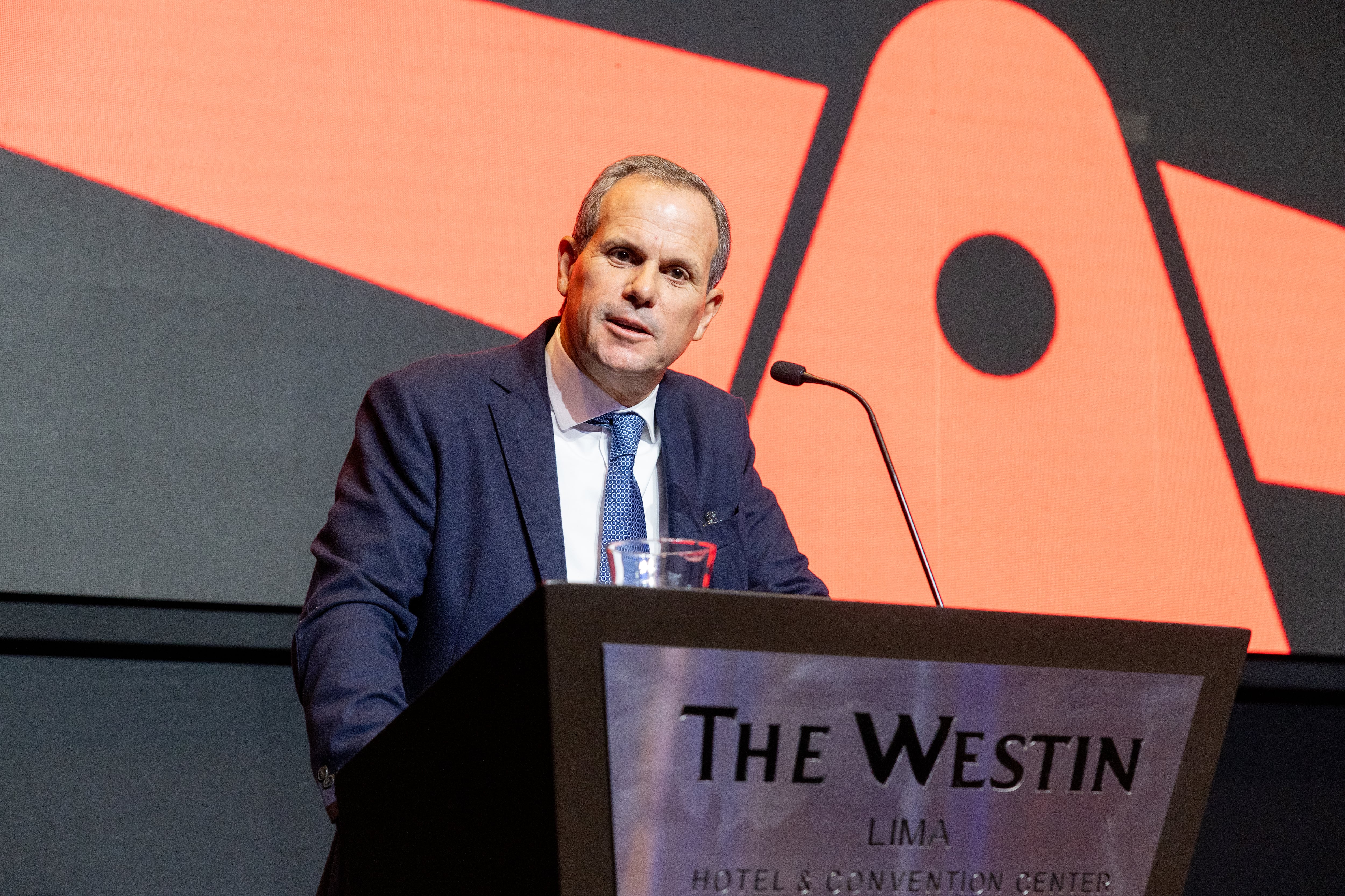 Macroeconomía. Indicadores son sólidos, por lo que inversionistas miran al país con cautela, pero con interés, dijo Oechsle.
Foto: Rafael Cornejo V. / @photo.gec