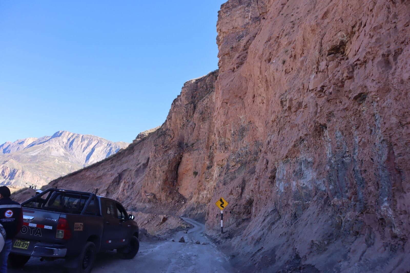 Deslizamientos en Arequipa tras sismo.